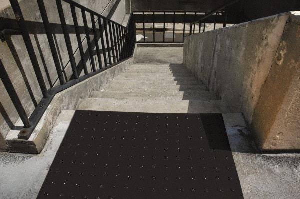 UltraTech - 4 Ft. Long x 2 Ft. Wide, Urethane Surface, Molded Bubble Entrance Matting - Outdoor, Heavy Traffic, Urethane, Black - Top Tool & Supply