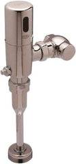 Zurn - 3/4" Spud Coupling, 1" Pipe, Urinal Automatic Flush Valve - Single Flush, 0.125 Gal per Flush, Chrome Cover, Powered by 4 AA Batteries - Top Tool & Supply