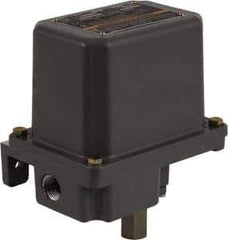 Square D - 7 and 9 NEMA Rated, SPDT, 90 to 2,900 psi, Electromechanical Pressure and Level Switch - Adjustable Pressure, 120 VAC at 6 Amp, 125 VDC at 0.22 Amp, 240 VAC at 3 Amp, 250 VDC at 0.27 Amp, 1/4 Inch Connector, Screw Terminal, For Use with 9012G - Top Tool & Supply