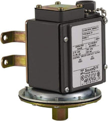 Square D - 4, 13 and 4X NEMA Rated, DPDT, 0.2 to 10 psi, Vacuum Switch Pressure and Level Switch - Adjustable Pressure, 120 VAC, 125 VDC, 240 VAC, 250 VDC, Screw Terminal - Top Tool & Supply