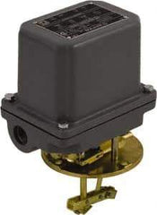 Square D - 4 NEMA Rated, DPST-DB, Float Switch Pressure and Level Switch - 575 VAC, Line-Load-Load-Line Terminal - Top Tool & Supply