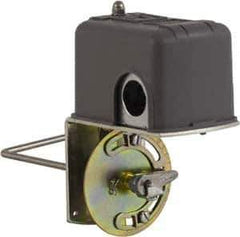 Square D - 1 NEMA Rated, DPST, Float Switch Pressure and Level Switch - 575 VAC, Line-Load-Load-Line Terminal - Top Tool & Supply