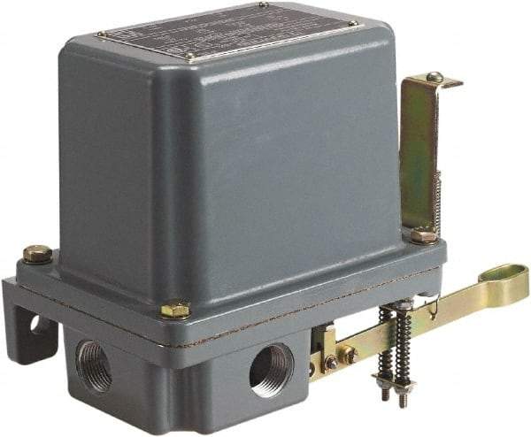 Square D - 4 NEMA Rated, DPST-DB, Float Switch Pressure and Level Switch - 575 VAC, Line-Load-Load-Line Terminal - Top Tool & Supply