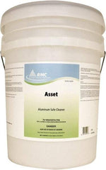 Rochester Midland Corporation - 5 Gal Pressure Washing Cleaner/Degreaser - Pail, Alkaline Formula - Top Tool & Supply