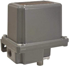 Square D - 7 and 9 NEMA Rated, DPDT, 3 to 150 psi, Electromechanical Pressure and Level Switch - Adjustable Pressure, 120 VAC at 6 Amp, 125 VDC at 0.22 Amp, 240 VAC at 3 Amp, 250 VDC at 0.11 Amp, 1/4 Inch Connector, Screw Terminal, For Use with 9012G - Top Tool & Supply