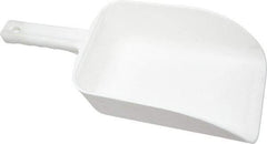 Remco - 82 oz White Polypropylene Flat Bottom Scoop - 5.9" Wide x 3.3" Deep Bowl, 4-1/2" Handle Length, 15.1" OAL - Top Tool & Supply