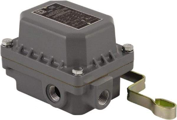 Square D - 7 and 9 NEMA Rated, DPST, Float Switch Pressure and Level Switch - 575 VAC, Line-Load-Load-Line Terminal - Top Tool & Supply