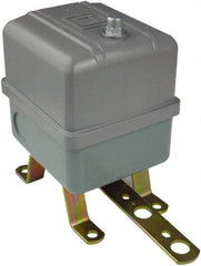 Square D - 1 NEMA Rated, DPST, Float Switch Pressure and Level Switch - 575 VAC, Line-Load-Load-Line Terminal - Top Tool & Supply