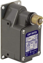 Square D - SPDT, 600 VAC, Screw Terminal, Rotary Head Actuator, General Purpose Limit Switch - 1, 2, 4, 12, 13 NEMA Rating, IP67 IPR Rating - Top Tool & Supply